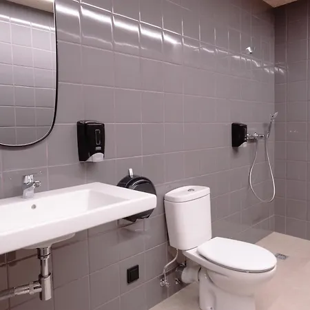 Lamia Bbk Women Hostel-solo Mujeres בילבאו