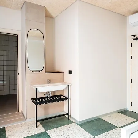 Lamia Bbk Women Hostel-solo Mujeres 호스텔 *