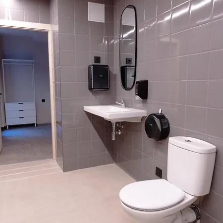 Lamia Bbk Women Hostel-solo Mujeres 빌바오