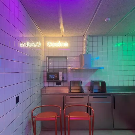 Lamia Bbk Women Hostel-solo Mujeres 빌바오
