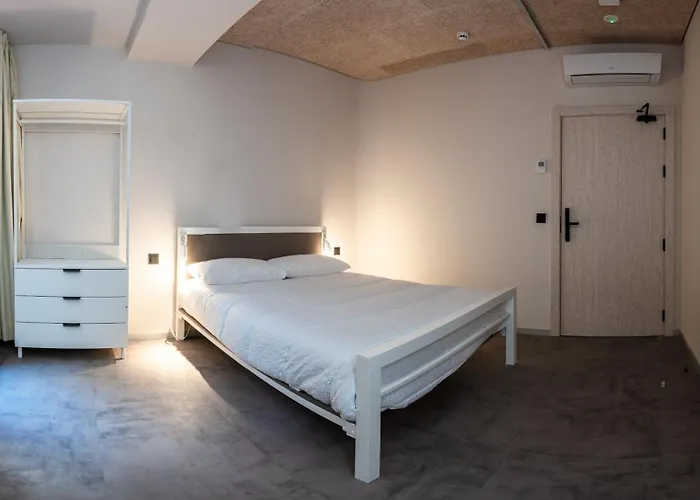 Lamia Bbk Women Hostel-solo Mujeres