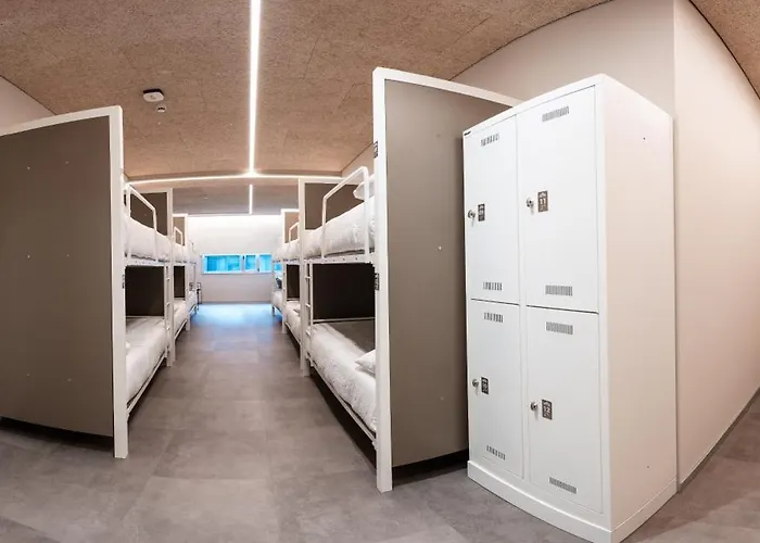 Lamia Bbk Women Hostel-solo Mujeres * Bilbao